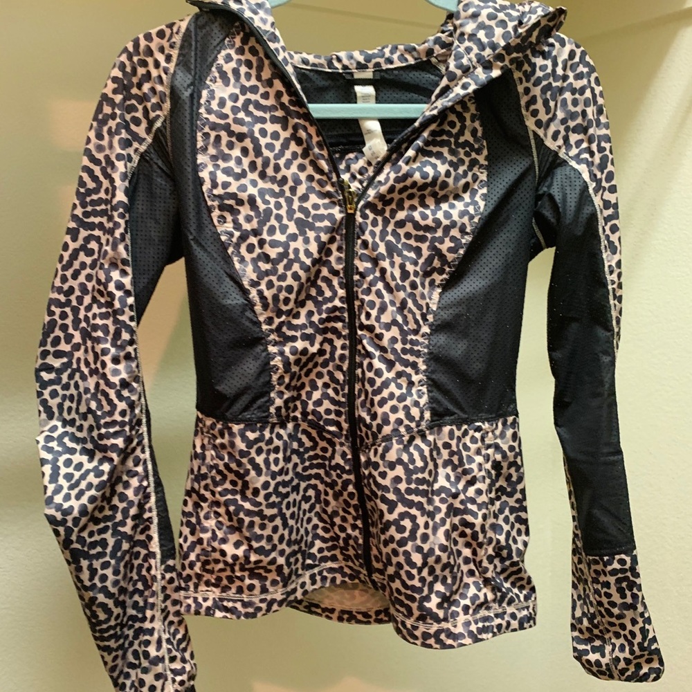 lululemon 2 cheetah windbreaker!